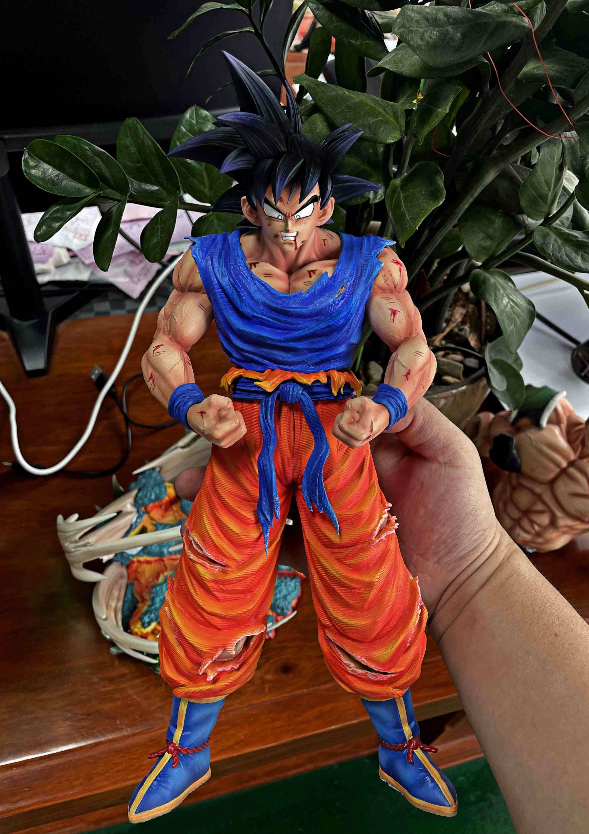 Dim Model Studio Dragon Ball Z SSJ Goku | Mirai Collectibles